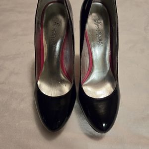 Shoe Dazzle Pink Bottoms Black Patent Leather Pumps